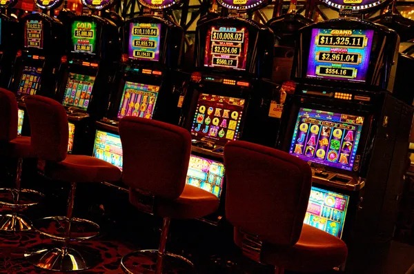 rajabandot 65 live dealer studio with professional croupier and multi-angle camera setup